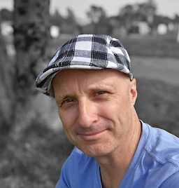 Edward Kelly, solo web developer and creator of Daily Logic Games